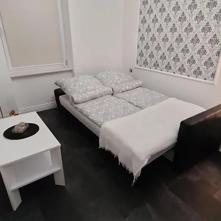 Aleja Wojska Polskiego 40 *